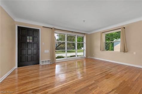 85 E 205th Street Euclid OH 44123