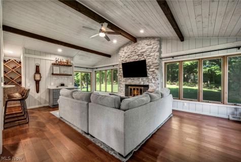6827 Cranbrook Drive Brecksville OH 44141