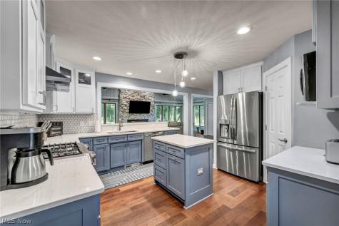 6827 Cranbrook Drive Brecksville OH 44141