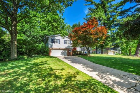 6827 Cranbrook Drive Brecksville OH 44141