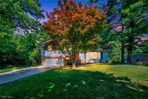 6827 Cranbrook Drive Brecksville OH 44141