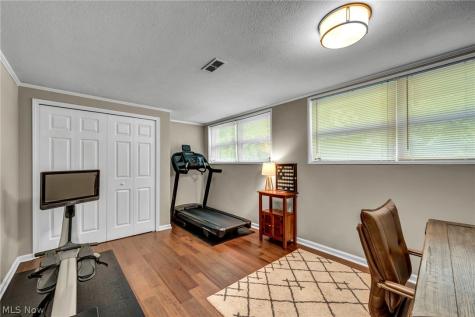 6827 Cranbrook Drive Brecksville OH 44141