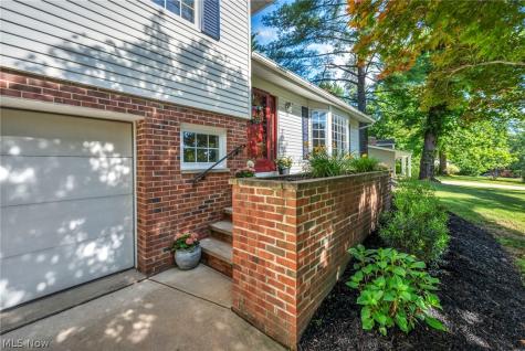 6827 Cranbrook Drive Brecksville OH 44141