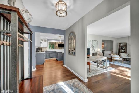 6827 Cranbrook Drive Brecksville OH 44141