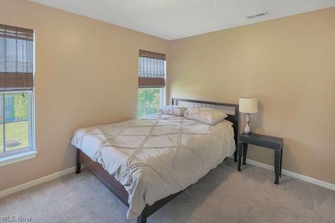 679 Jockeys Circle Avon Lake OH 44012