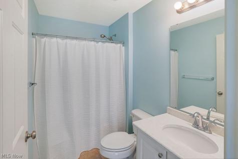 679 Jockeys Circle Avon Lake OH 44012