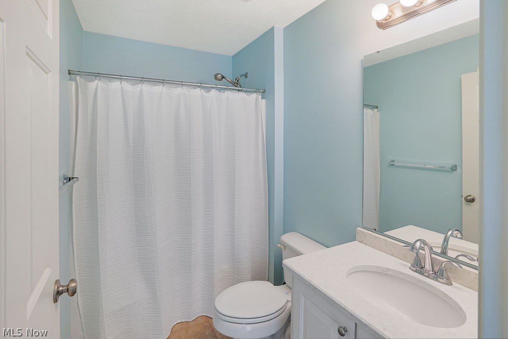 679 Jockeys Circle Avon Lake OH 44012