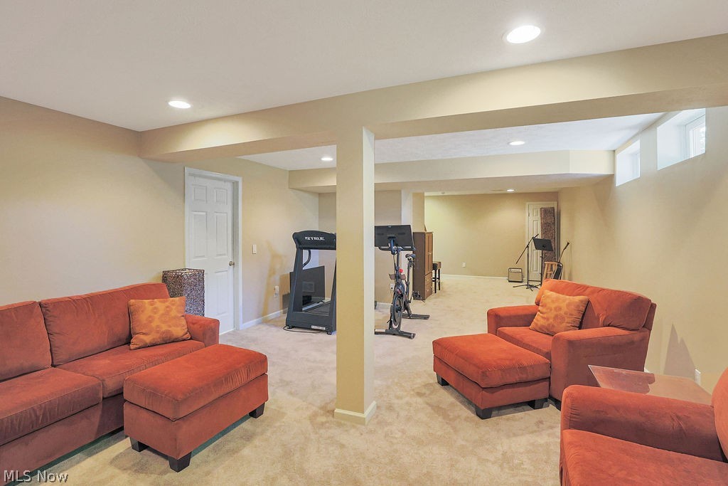 679 Jockeys Circle Avon Lake OH 44012
