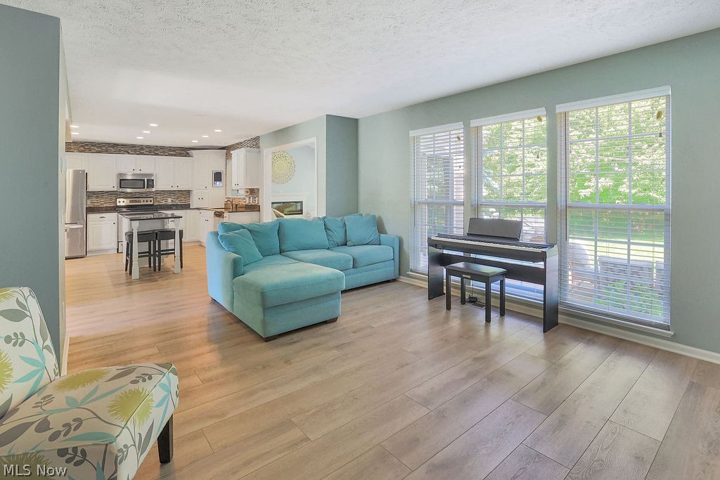 679 Jockeys Circle Avon Lake OH 44012