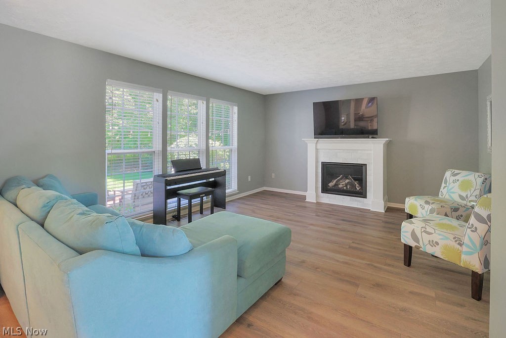 679 Jockeys Circle Avon Lake OH 44012