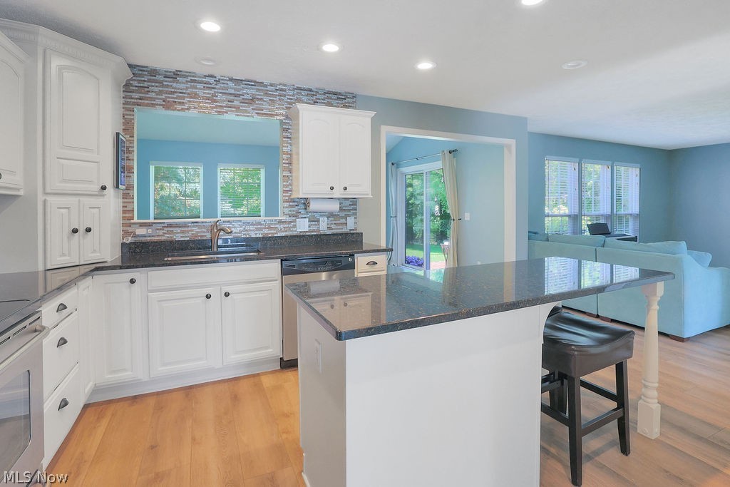 679 Jockeys Circle Avon Lake OH 44012