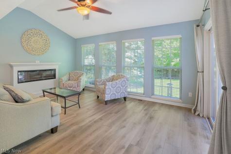 679 Jockeys Circle Avon Lake OH 44012
