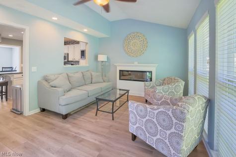 679 Jockeys Circle Avon Lake OH 44012