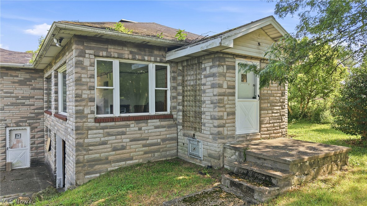6585 Chestnut Ridge Road Hubbard OH 44425