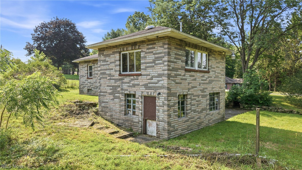 6585 Chestnut Ridge Road Hubbard OH 44425