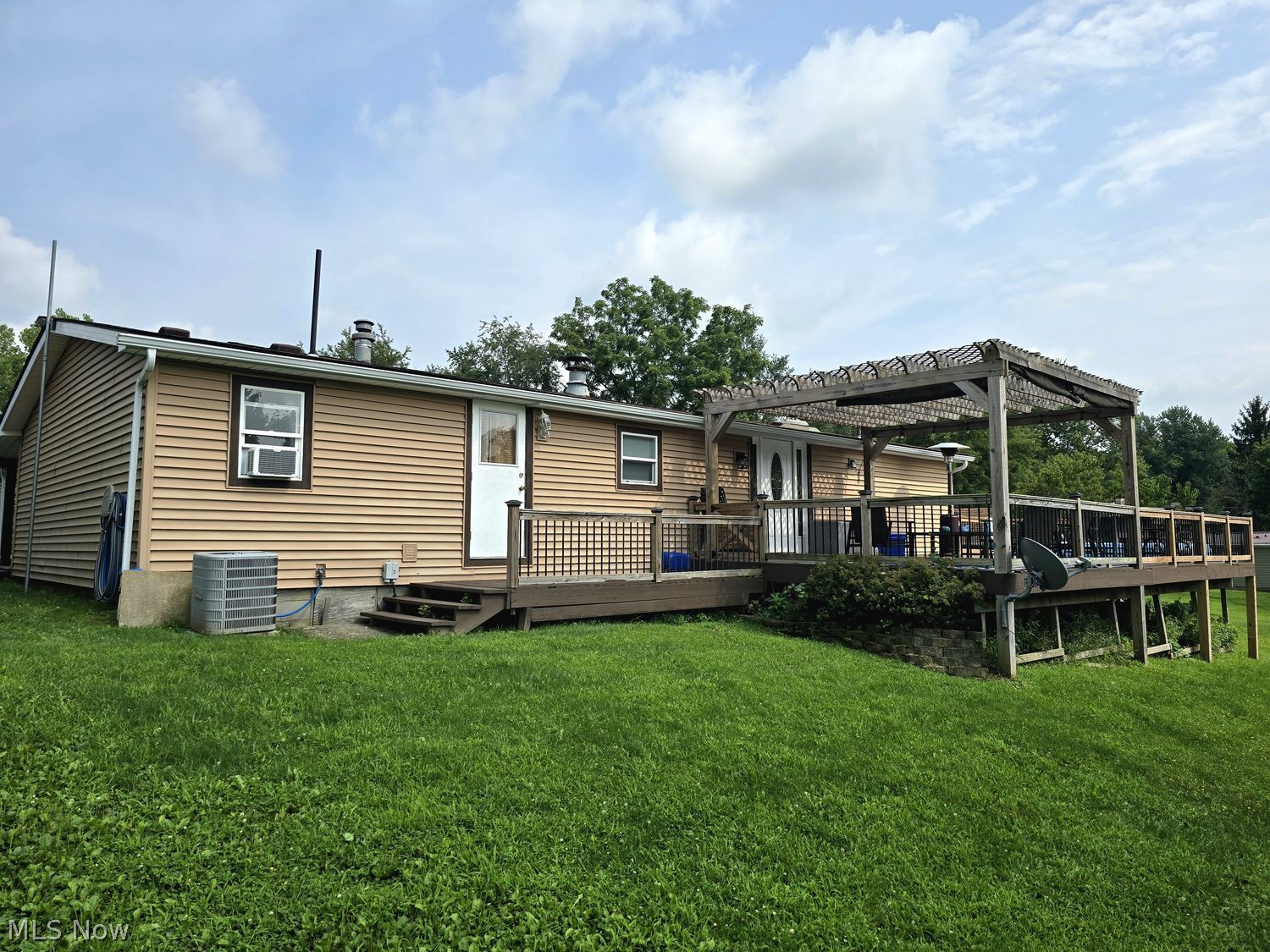 6845 State Route 7 New Waterford OH 44445