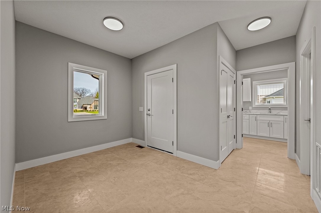 405 Club Drive W Aurora OH 44202