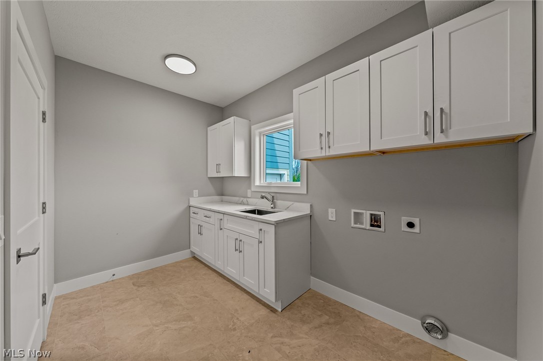 405 Club Drive W Aurora OH 44202