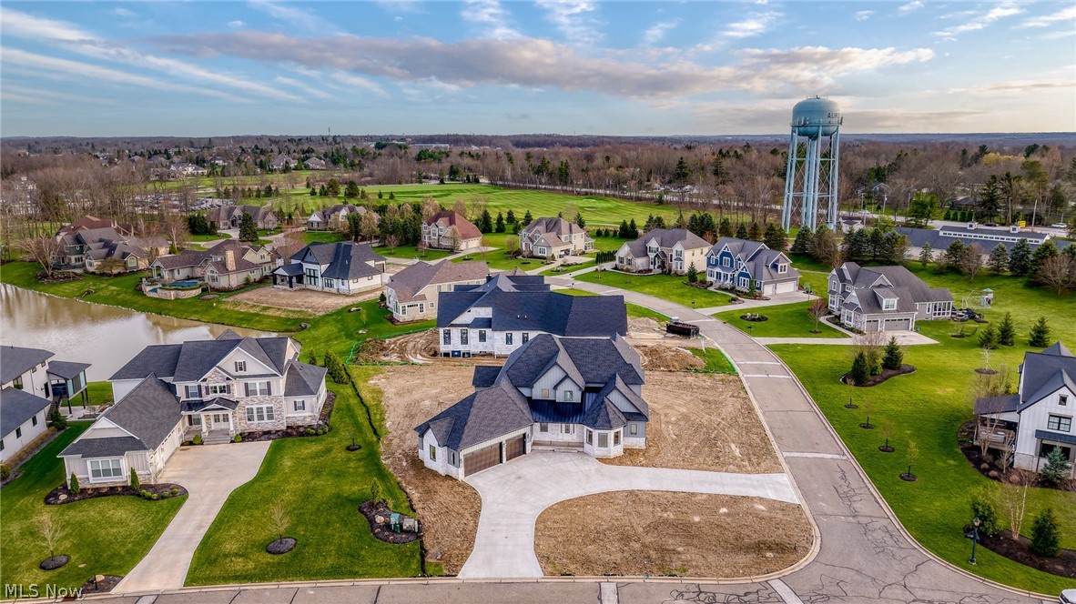 405 Club Drive W Aurora OH 44202