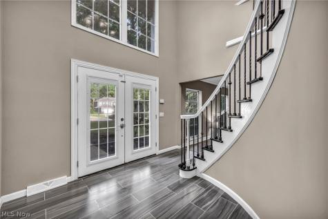 1785 Holdens Arbor Run Westlake OH 44145