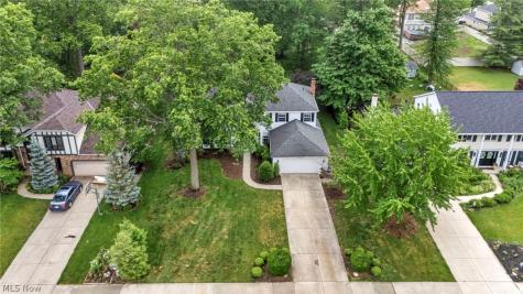 1785 Holdens Arbor Run Westlake OH 44145