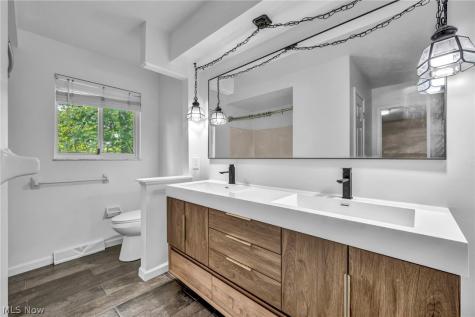 1785 Holdens Arbor Run Westlake OH 44145