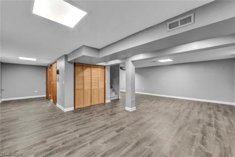 1785 Holdens Arbor Run Westlake OH 44145
