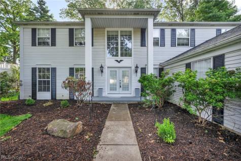 1785 Holdens Arbor Run Westlake OH 44145