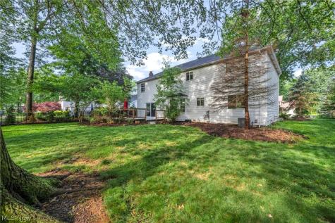 1785 Holdens Arbor Run Westlake OH 44145