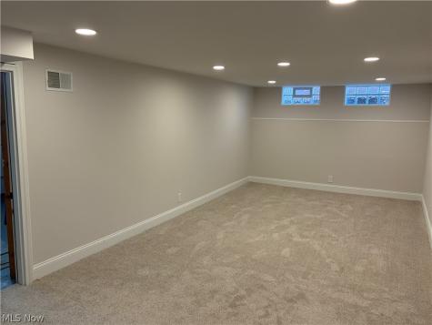 17012 Eldamere Avenue Cleveland OH 44128