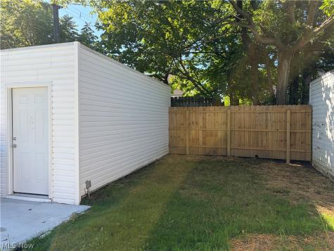 17012 Eldamere Avenue Cleveland OH 44128