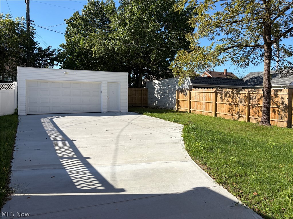 17012 Eldamere Avenue Cleveland OH 44128