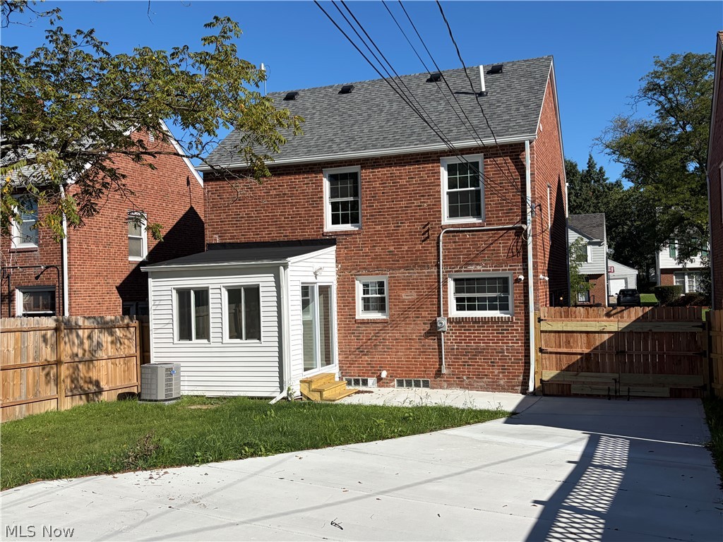 17012 Eldamere Avenue Cleveland OH 44128