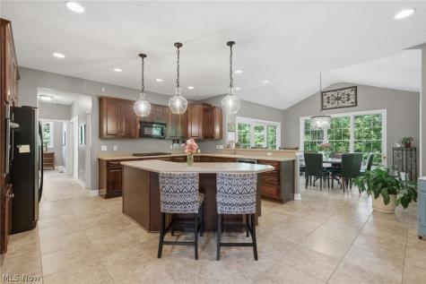 255 Pamilla Circle Avon Lake OH 44012