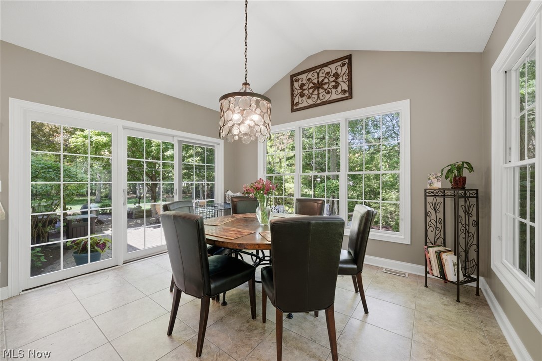 255 Pamilla Circle Avon Lake OH 44012