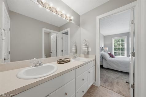 255 Pamilla Circle Avon Lake OH 44012