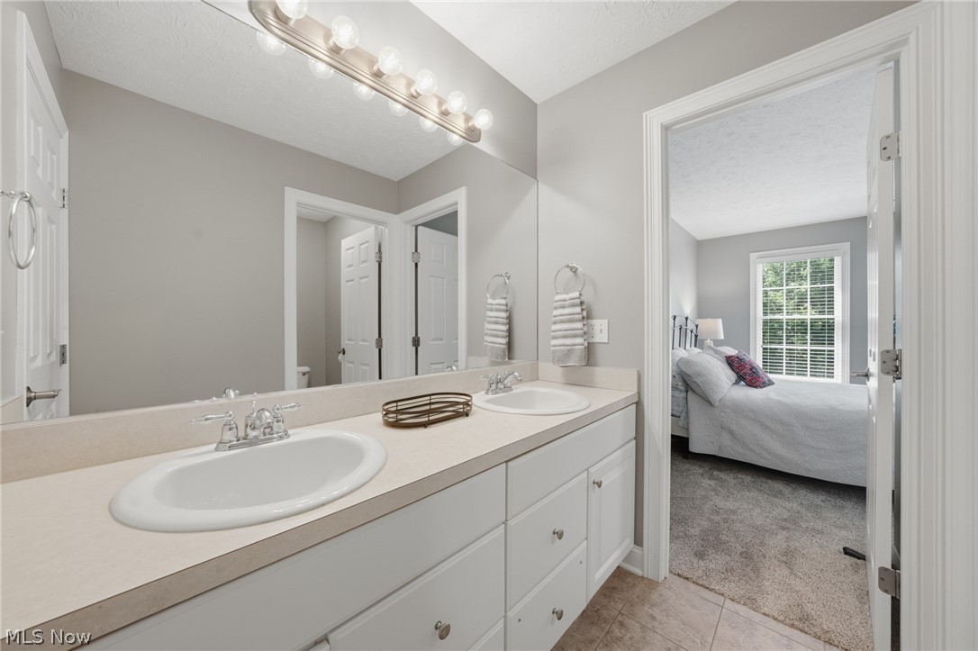 255 Pamilla Circle Avon Lake OH 44012