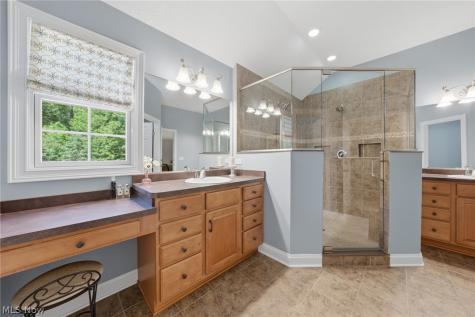 255 Pamilla Circle Avon Lake OH 44012