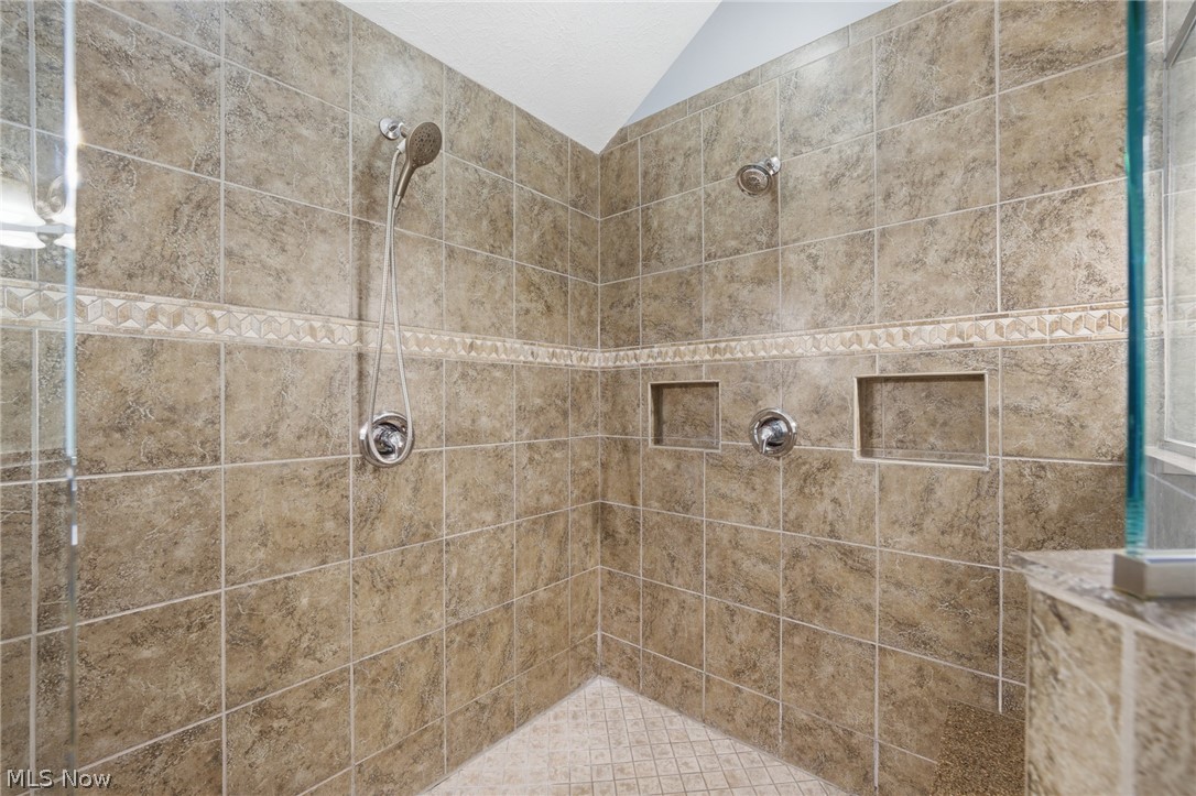 255 Pamilla Circle Avon Lake OH 44012