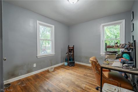 892 Hayden Avenue Akron OH 44320