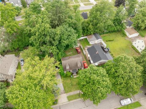 892 Hayden Avenue Akron OH 44320