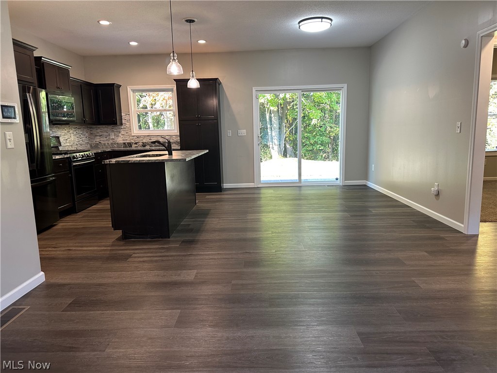 2346 Wilshire Drive Cortland OH 44410