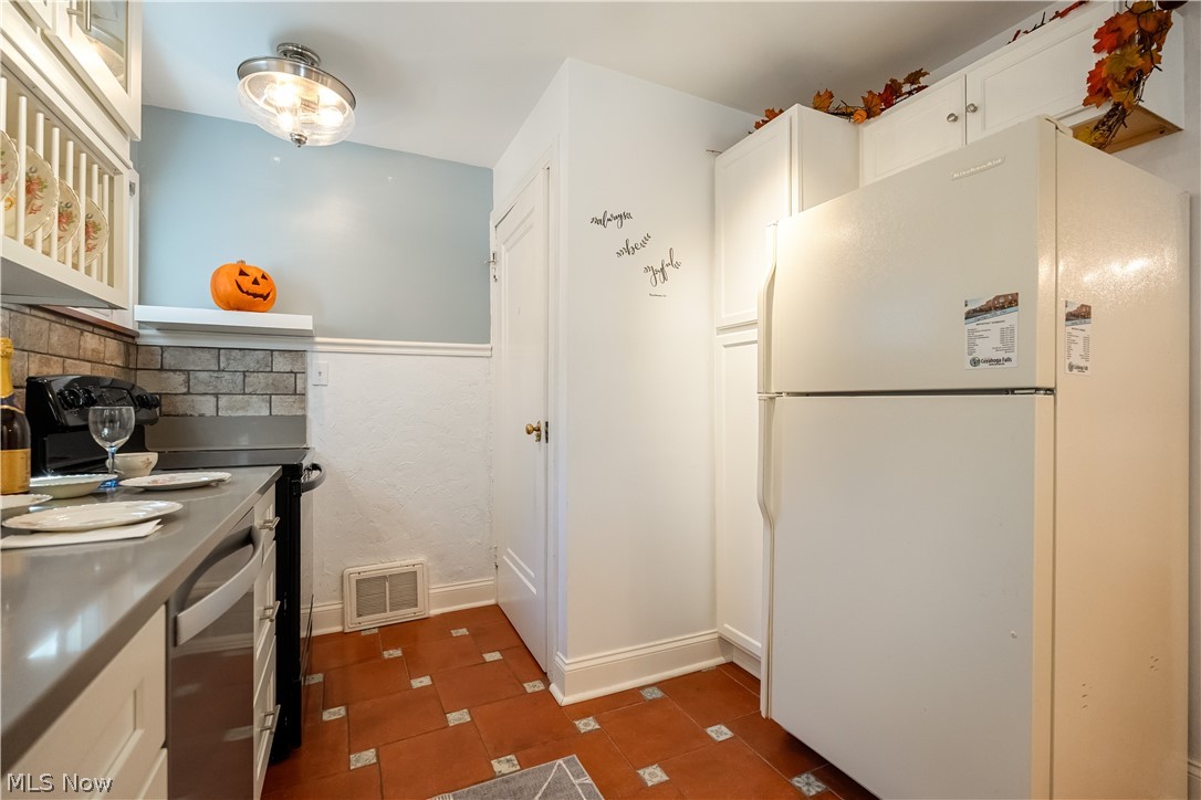1731 Broad Boulevard Cuyahoga Falls OH 44223