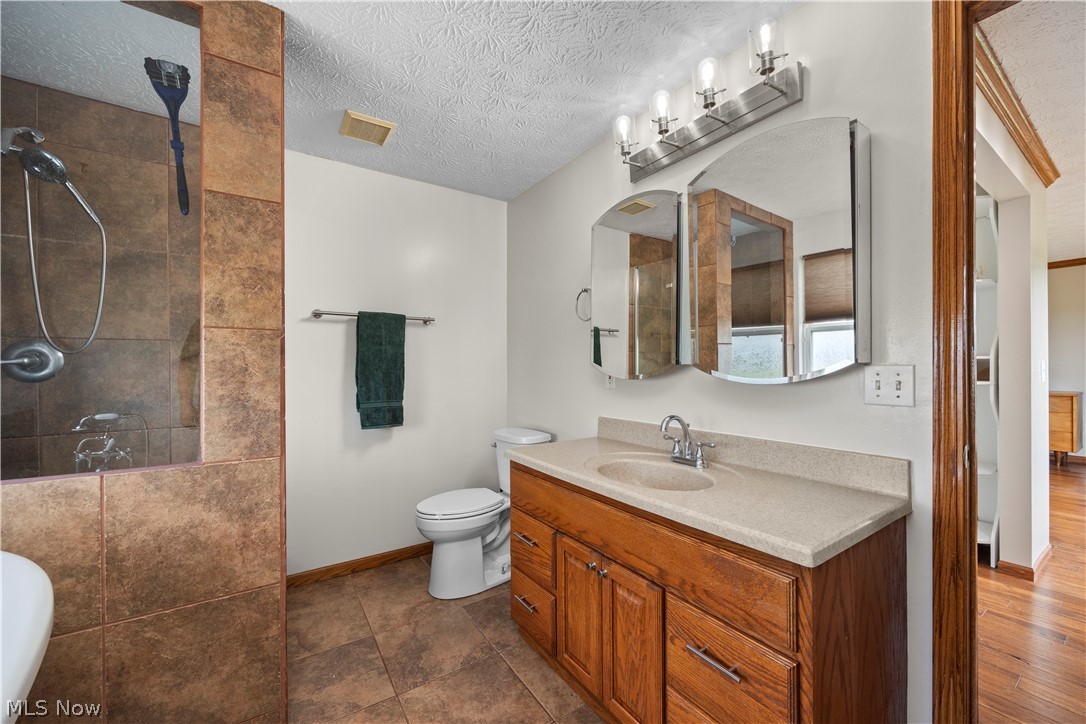 9742 Firestone Road Homerville OH 44235