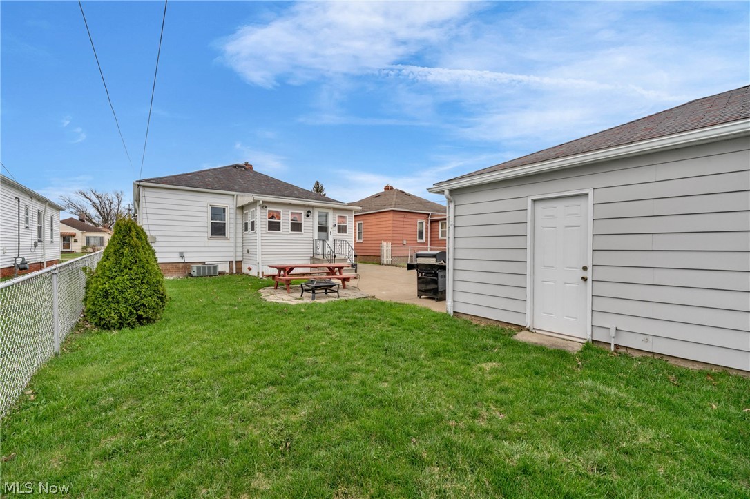 912 Dawnwood Drive Parma OH 44134