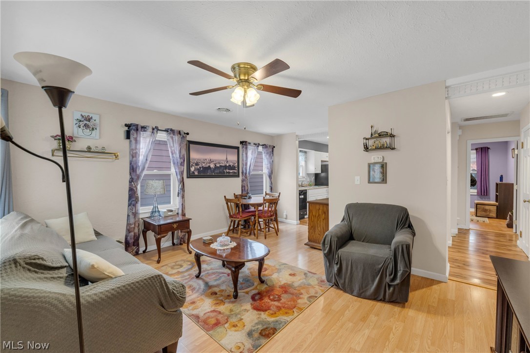 912 Dawnwood Drive Parma OH 44134