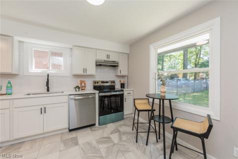 1130 Saxe Avenue Cuyahoga Falls OH 44221