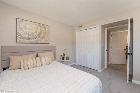 1130 Saxe Avenue Cuyahoga Falls OH 44221
