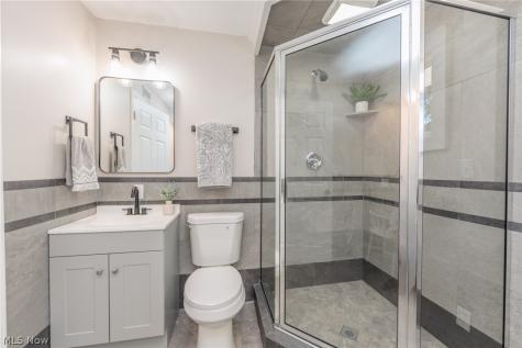 1130 Saxe Avenue Cuyahoga Falls OH 44221