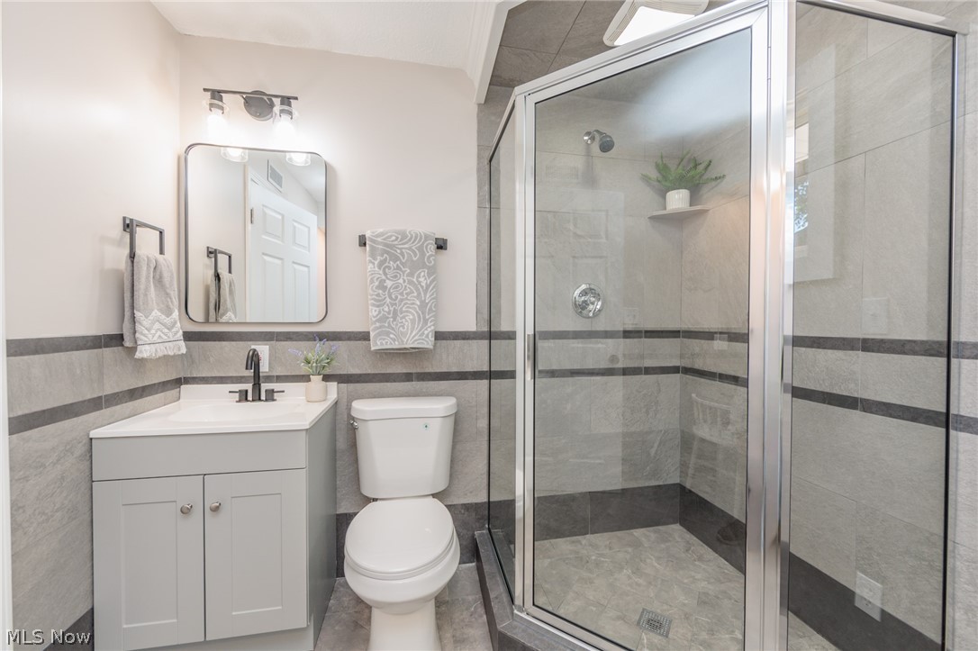1130 Saxe Avenue Cuyahoga Falls OH 44221